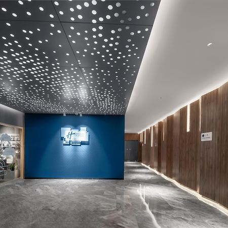 Holiday Inn Express Zhuhai Gongbei By Ihg Exterior photo