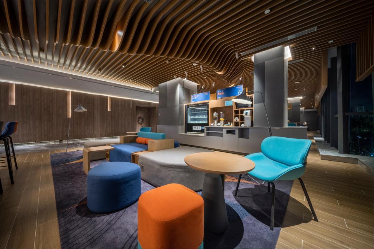 Holiday Inn Express Zhuhai Gongbei By Ihg Exterior photo