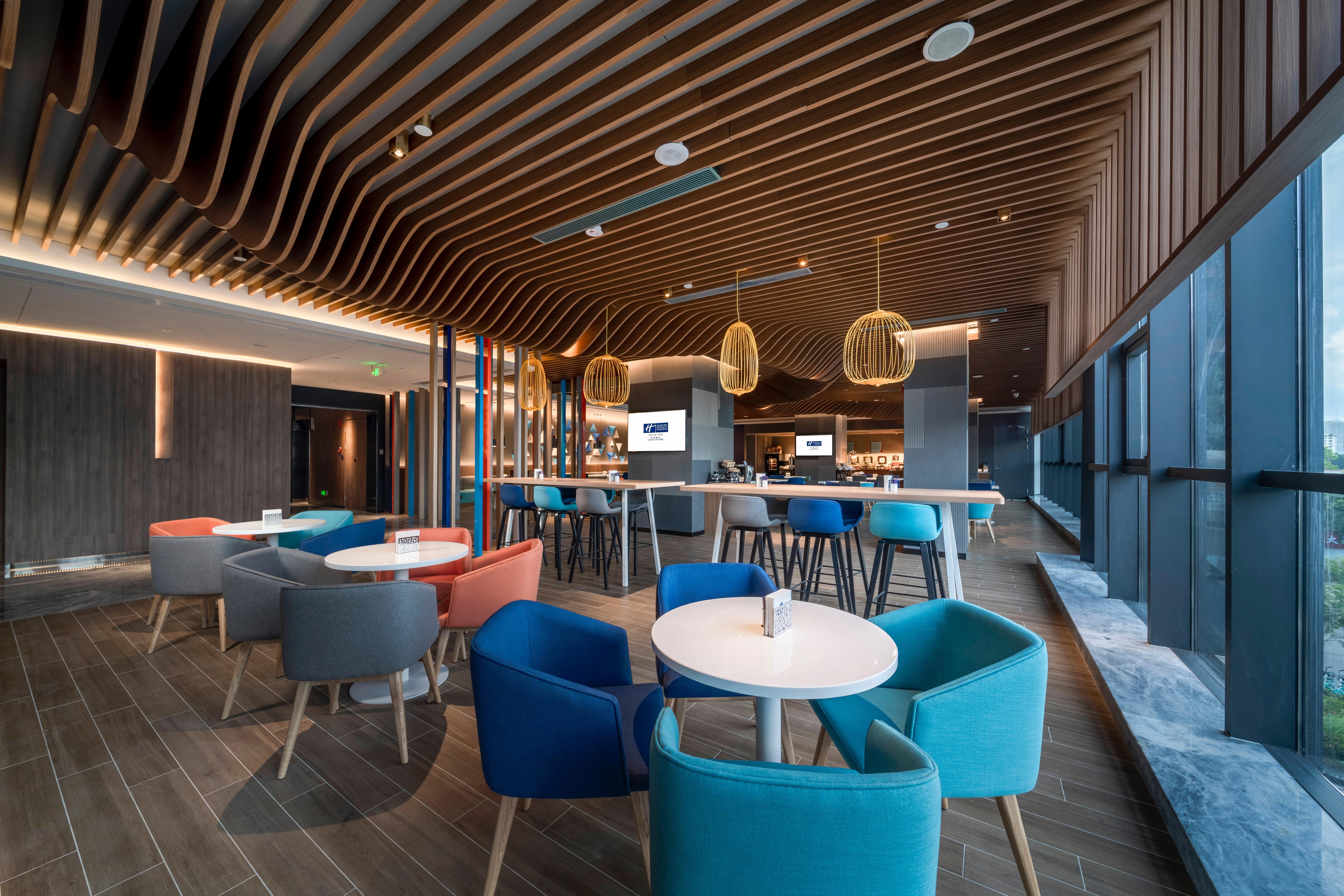 Holiday Inn Express Zhuhai Gongbei By Ihg Exterior photo
