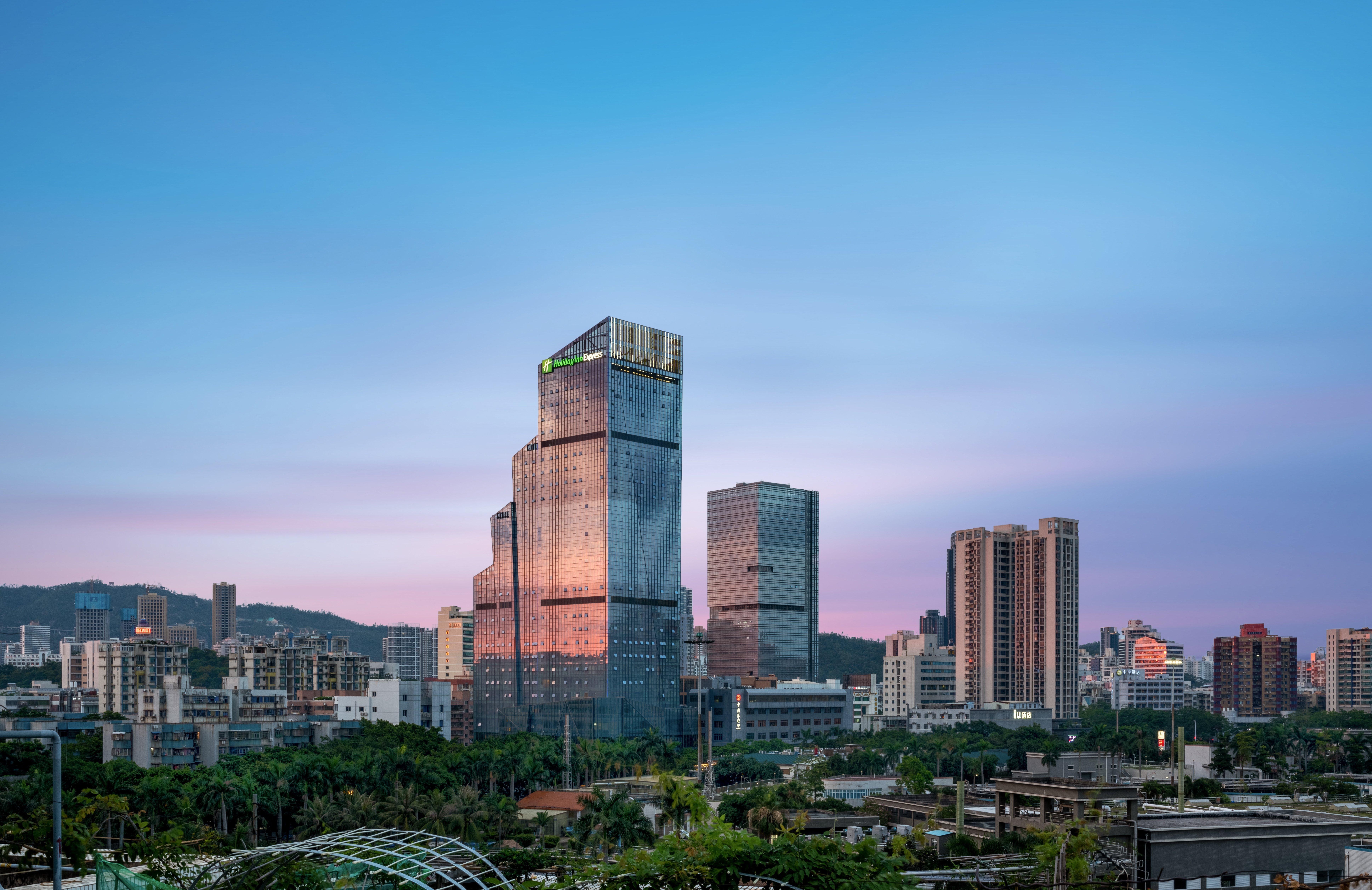 Holiday Inn Express Zhuhai Gongbei By Ihg Exterior photo
